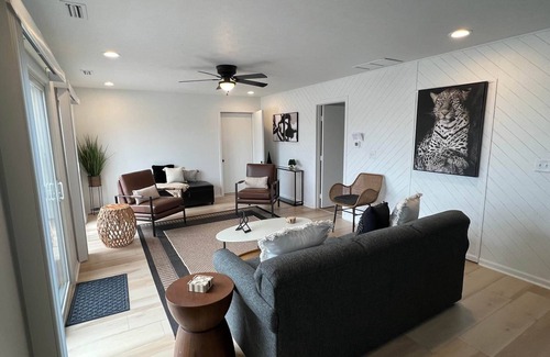 Huron Condo | Harborview 3-7-0 on Main