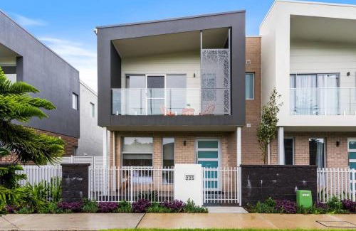 Shell Cove House | 'Harbour Escape' A Pristine Beachside Lifestyle