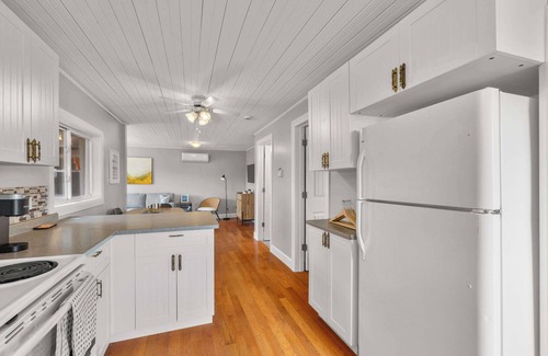 Savage Harbour House | Harbour Hues - minutes from the beach!