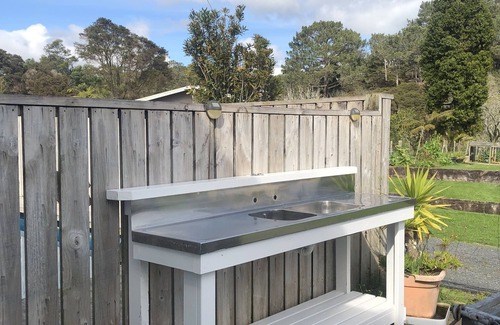 Coromandel House | Harbour views, close to town