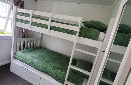 Whangarei House | Harbourside Accomodation, Onerahi, Whangarei