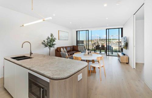 Shell Cove Apartment | Harbourside Delight - Waterfront Oasis