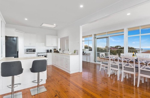 Shellharbour House | Harbourview Escape Serene Shellharbour Family Stay