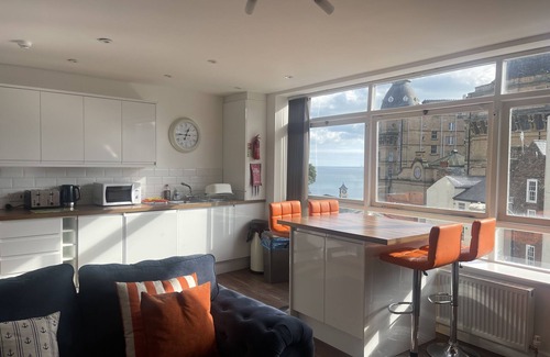 Scarborough City Centre Apartment | Harcourt Place - Apartment 3 - Seaview - sleeps 8