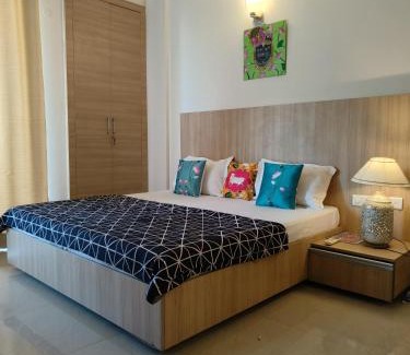 Vrindavan Apartment | Hari Priya house The Divine Homestay