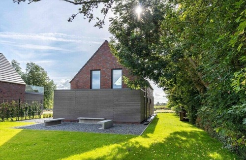 Wittmund House | Harlepadd 3c Modern retreat