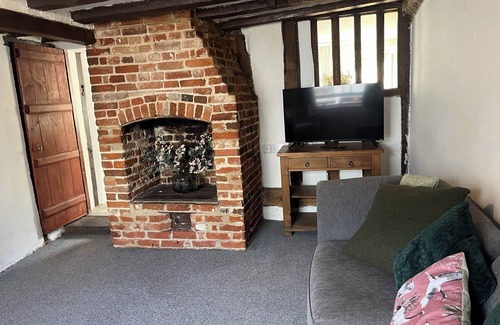 Harleston Cottage | Harleston. Norfolk/Suffolk border historic town centre cottage.nClose to Dissn