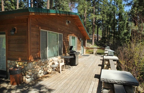 Klamath Lake House | Harriman Springs Resort Cabin 1 - A Vacation House with Accommodations & Views