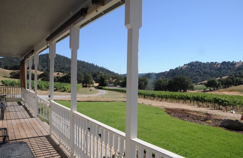 Lotus House | Hart 2 Hart Vineyards Winery Estate Farmhouse: Beauty in Coloma Valley