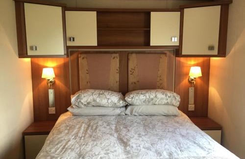 Westleigh House | 'Hartland Caravan' with Sea Views