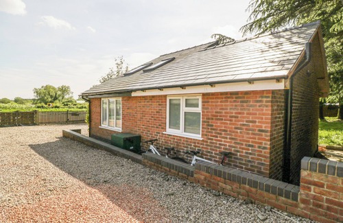 Hay-on-Wye Cottage | HARVEST MOON COTTAGE, with a garden in Bishop's Frome