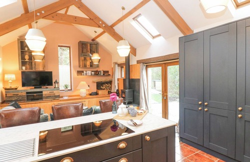 Helston Cottage | HARVEY'S HOUSE, family friendly, with hot tub in Helston