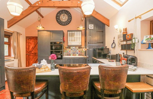 Helston Cottage | HARVEY'S HOUSE, family friendly, with hot tub in Helston