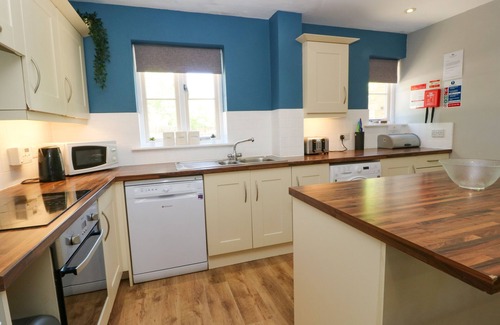 Holestone Moor Cottage | HASSOP, family friendly, with a garden in Matlock