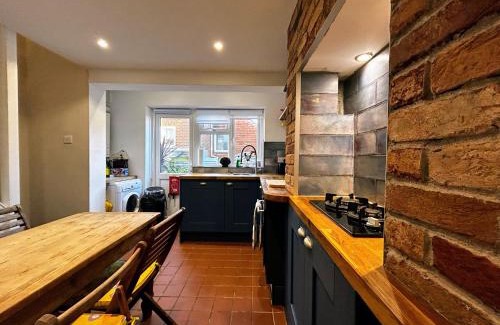 Old Town Hastings House | Hastings Old Town Tackleway privileged Sea Views whole house 3 beds