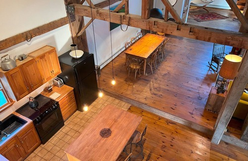 Meredith House | HaSu Haus - Unique Fully Renovated Historic Dairy Barn