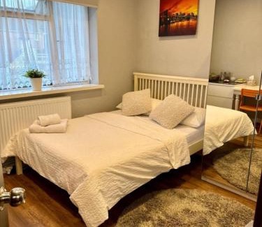 London Borough of Ealing House | Hathaway guest room