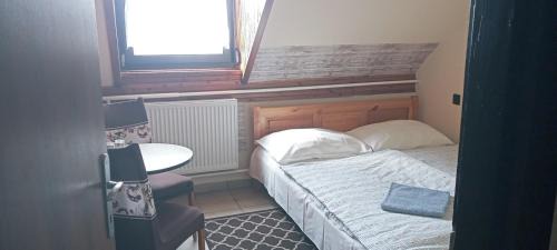 Tata Hotel | Hattyú Fogadó