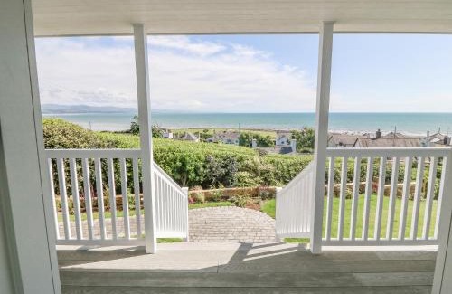 Criccieth House | Haul A Gwynt