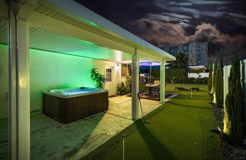 Fullerton House | Haunted Mansion Inspired Retreat, 15 Min to Disney!