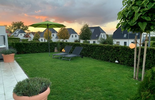 Muritz House | Haus Seeblick Comfort mit Kamin, Außen-whirlpool, Sauna und Eingezäunten Garten