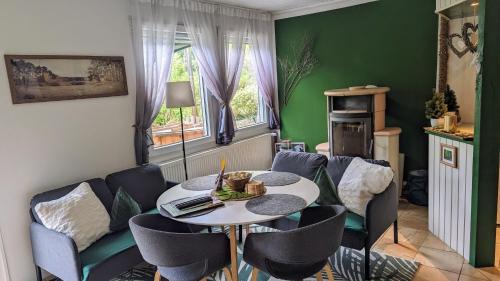 Grunefeld House | Haus zum Kiessee