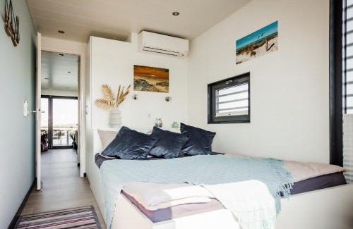 Ribnitz-Damgarten Boat Rental | Hausboot Küstennebel 2