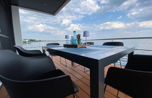 Vetschau/Spreewald Boat Rental | Hausboot Neptun - LP3