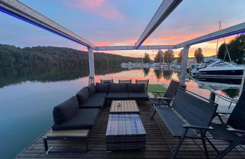 Joachimsthal Boat Rental | Hausboot Rollyboot