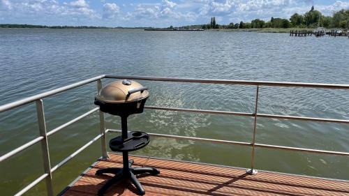 Ribnitz Boat Rental | Hausboot Sunday