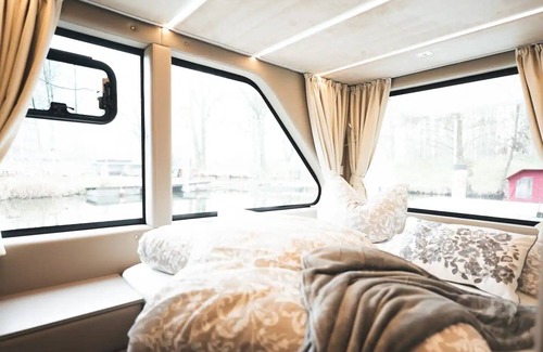 Domitz House | Hausboot Urlaub in Dömitz auf der Tortuga