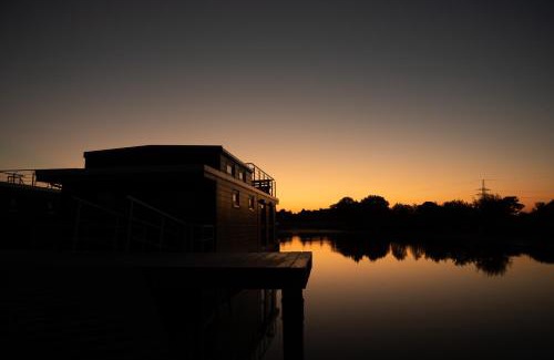 Wangerland Apartment | Hausboot Wangermeer Nordsonne12 mit Sauna