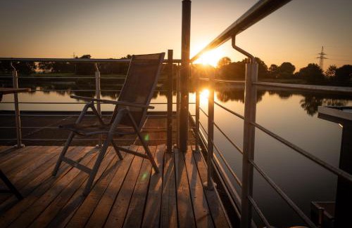 Wangerland Apartment | Hausboot Wangermeer Nordsonne12 mit Sauna