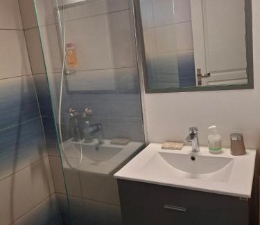 Les Mangles House | Haut de maison T4 à Petit Canal