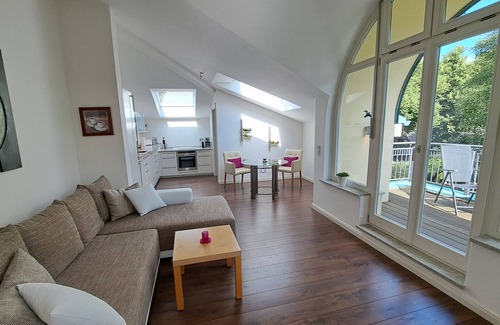 Templiner Vorstadt Apartment | Havelpalais Potsdam:120m² loft directly on the water, garden, 3 balconies, fireplace, quiet