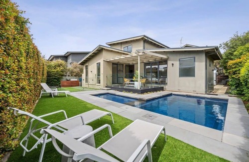 Torquay House | Haven Beach House: coastal luxury at White’s Beach