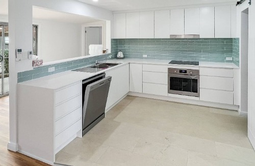 North Haven House | Haven Hideout - 3 bedroom holiday home in North Haven, close to beach, wifi available