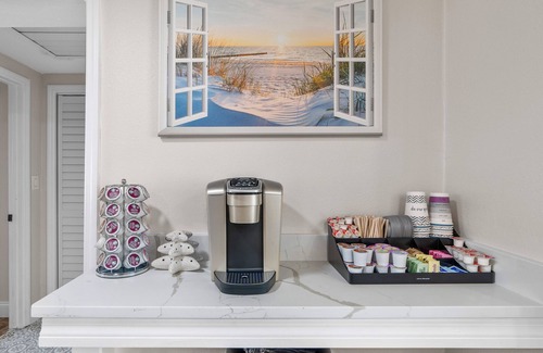 Sea Ranch On The Gulf House | Haven Waterfront Walk to Beach, Pool, Kayak, Games