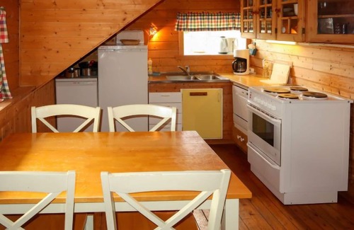 Askvoll House | Havsblikk by Interhome