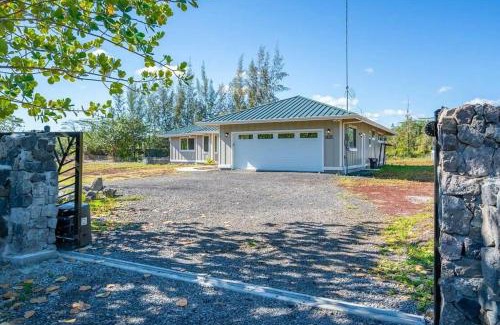 Keaau House | HAWAII PARADISE 3Bd2a Home w Pool and FirePit near Ocean