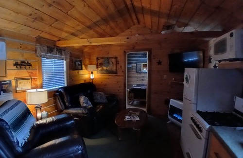 Waverly Cabin | Hawe Fork- The Christopher. Cozy cabin in the scenic hills of southern Ohio.