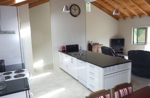 Redwood Valley Cottage | Hawk's Ridge - Redwood Valley