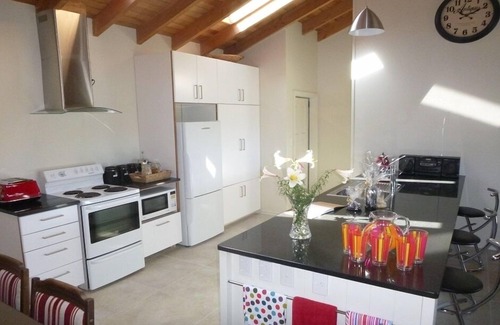 Redwood Valley Cottage | Hawk's Ridge - Redwood Valley