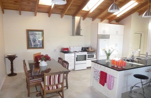 Redwood Valley Cottage | Hawk's Ridge - Redwood Valley
