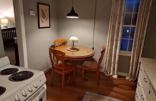 Baltimore Apartment | Hawks Mountain Farm, full apartment on a working farm.