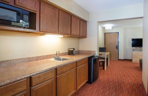 Central City Hotel | Hawthorn Extended Stay by Wyndham Corpus Christi