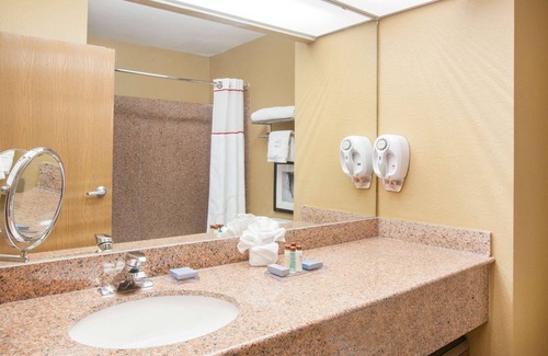 Central City Hotel | Hawthorn Extended Stay by Wyndham Corpus Christi
