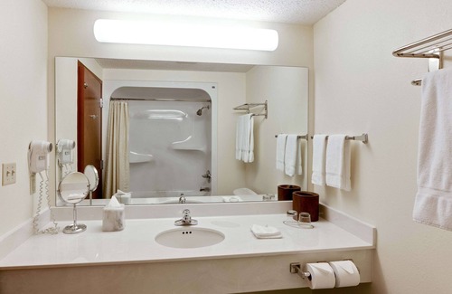 St. Matthews Hotel | Hawthorn Suites by Wyndham Louisville East