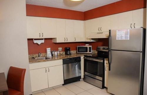 Erie Hotel | Hawthorn Suites