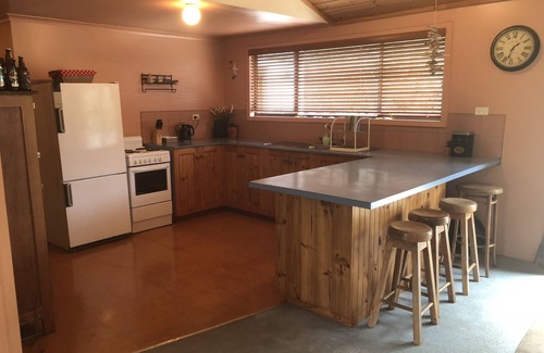 Coles Bay House | Hazards Homestay, a recently refurbished holiday home, 5 minutes drive to town.
